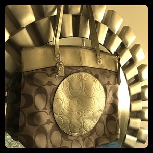 COACH LAURA SIGNATURE TOTE